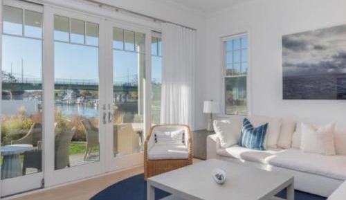 Three-Bedroom Apartment with Water View