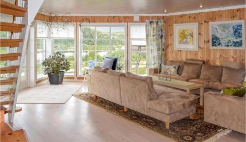 Six-Bedroom Holiday Home