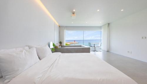 Double Room with Sea View 4