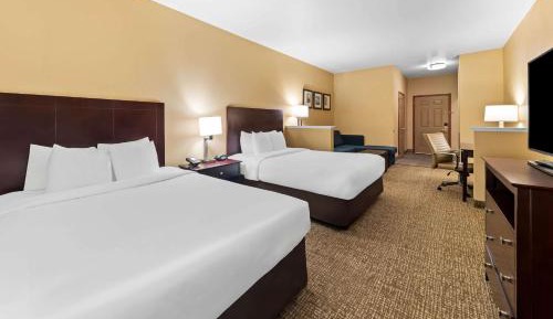 Queen Suite with Two Queen Beds
