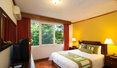 One-Bedroom Apartment (2 Adults)