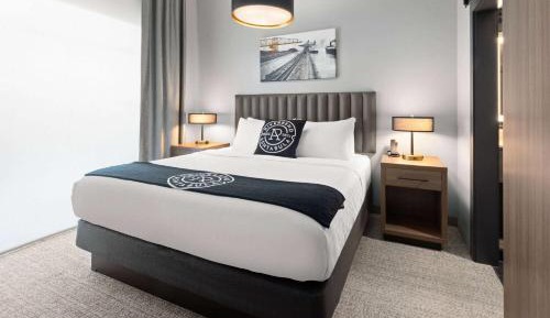 One-Bedroom King Suite /Hearing Accessible - Non-Smoking 