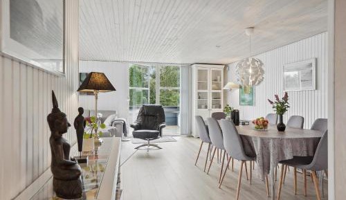 Three-Bedroom Holiday Home 