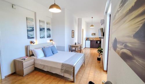Deluxe Double Room with Side Sea View