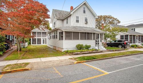 Seven-Bedroom House