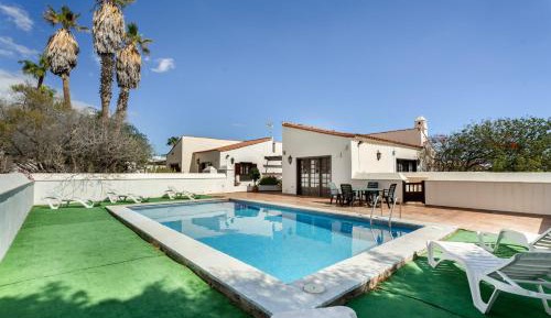 Villa with Garden View