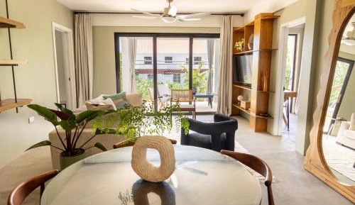 Three-Bedroom Deluxe Apartment
