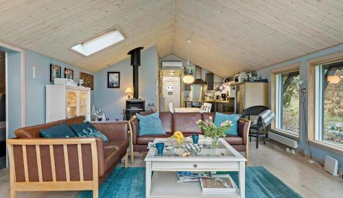 Three-Bedroom Holiday Home 