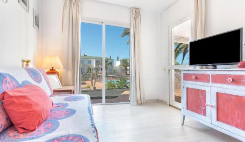 Superior One-Bedroom Apartment