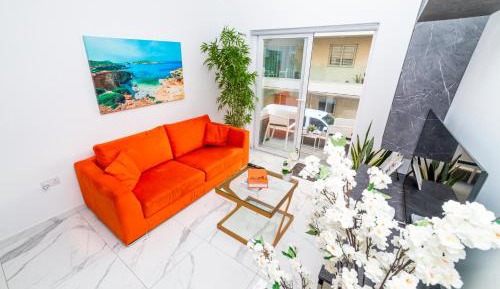 Two-Bedroom Apartment with Balcony and Sea View