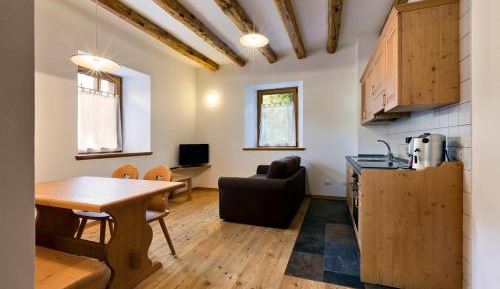 One-Bedroom Deluxe Apartment