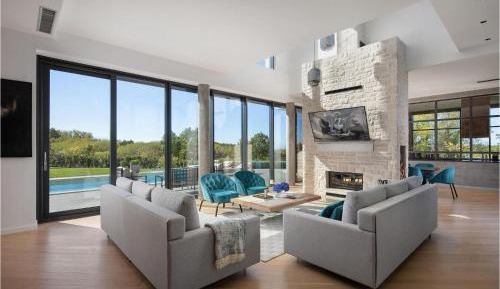 Four-Bedroom Holiday Home