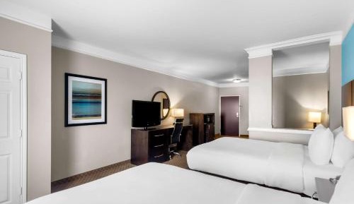 Queen Suite with Two Queen Beds - Non-Smoking