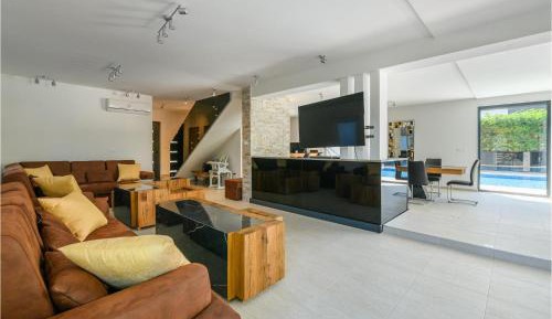 Four-Bedroom Holiday Home