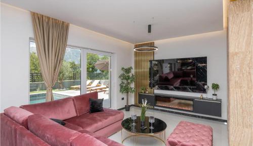 Four-Bedroom Holiday Home