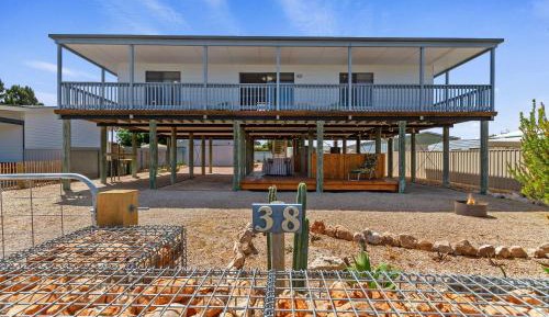 Three-Bedroom Holiday Home 