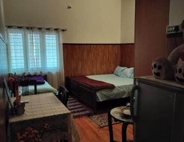 Family Room with Garden View