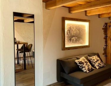 Deluxe Room (2 Adults + 1 Child)