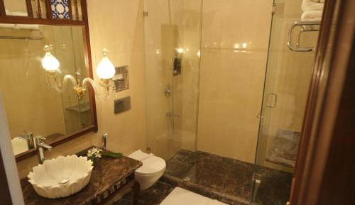 Regal Room With Pool View