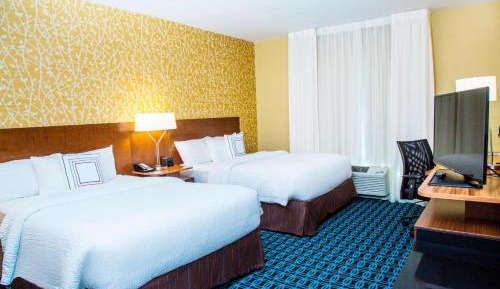 Queen Room with Two Queen Beds - Hearing Accessible