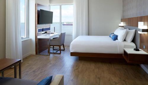1 KING BED CORNER