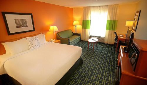 Single King w/ Sofa, Guest room, 1 King, Sofa bed