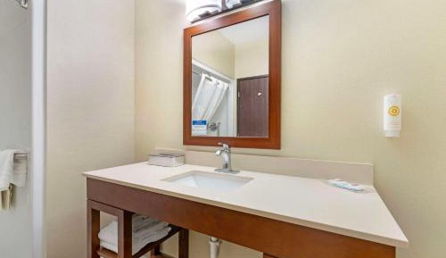 King Suite - Disability Access/Non-Smoking