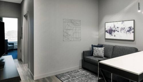 One-Bedroom King Suite with Sofa Bed and Adapted Tub - Mobility Accessible