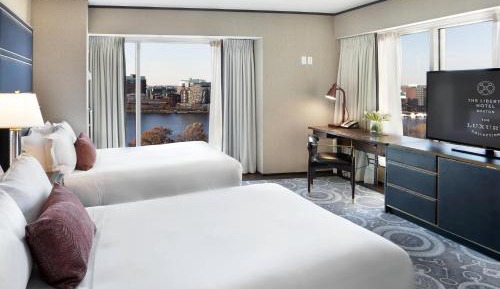Grand Deluxe, Larger Guest room, 2 Double, River view