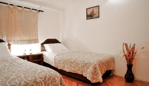 One-Bedroom Apartment with Balcony