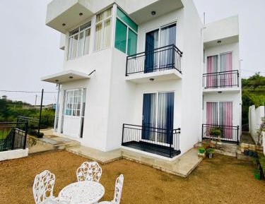 Two-Bedroom Apartment with Mountain View