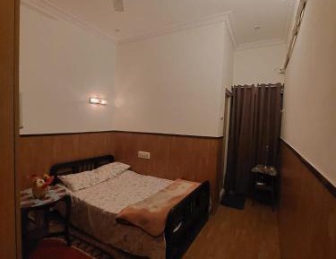 Single Room with Private Bathroom