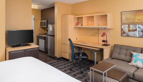 King Studio with Sofa Bed - Hearing Accessible