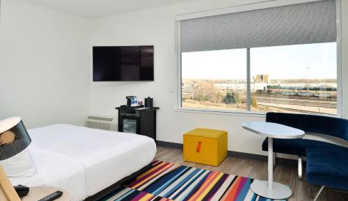 Savvy King Room