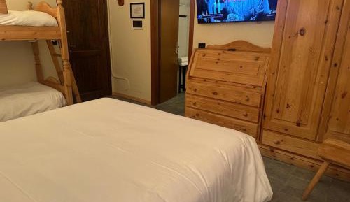Classic Quadruple Room