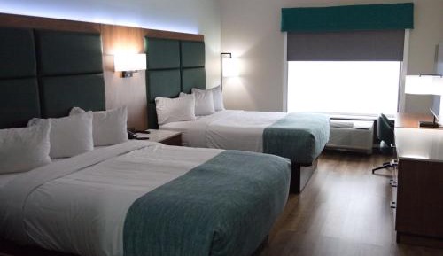 Queen Room with Two Queen Beds - Non-Smoking