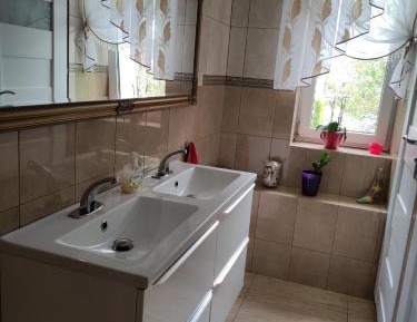 Basic Triple Room with Shared Bathroom