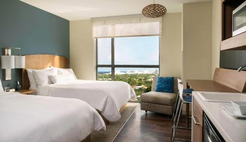 Guest room, 2 Queen, City view