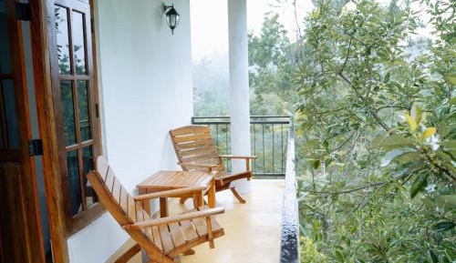 Double Room with Balcony (2 Adults + 1 Child)