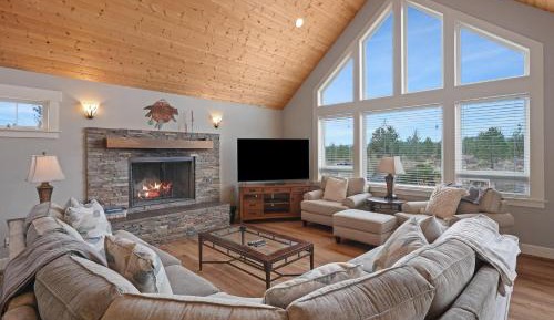 Five-Bedroom Holiday Home