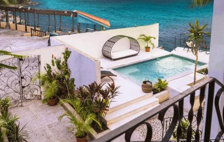 Villa - Beach Front