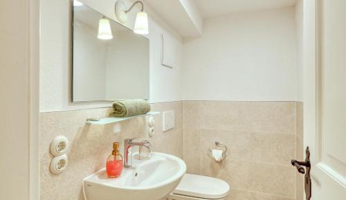 Two-Bedroom Apartment with Balcony (no dogs allowed)