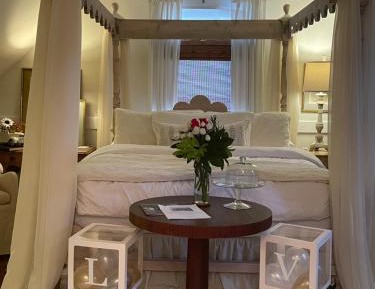 Deluxe King Suite