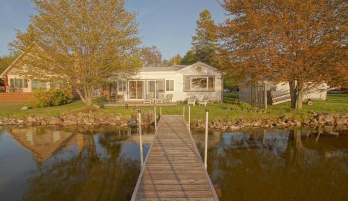 Three-Bedroom Holiday Home 