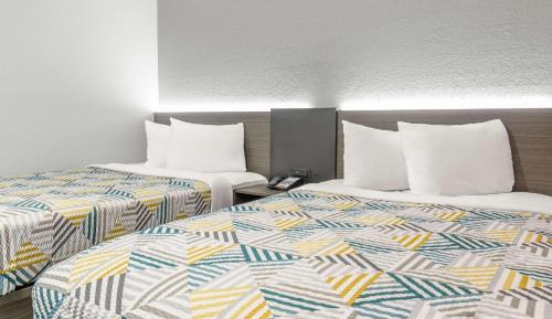 2 Full Beds Accessible Non - Smoking