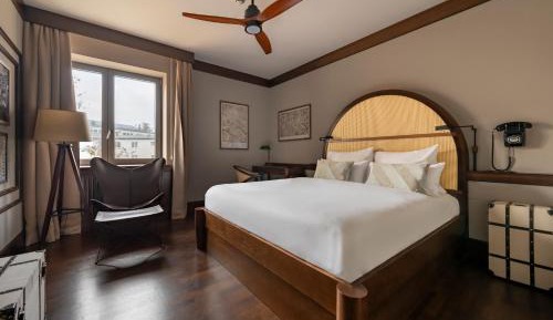  Grand Room