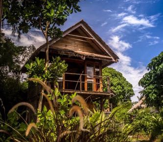 Large Breezy Bungalow with Garden View