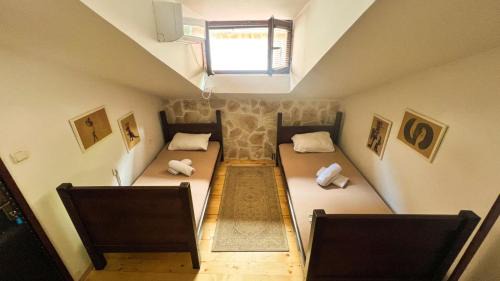 Standard Twin Room with Shared Bathroom