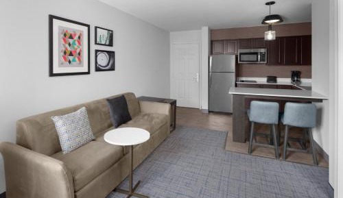 One-Bedroon Queen Suite with Sofa Bed