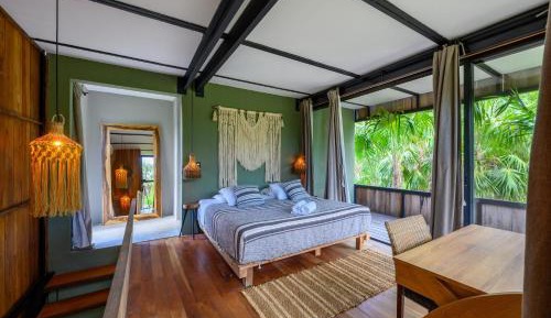 Villa with Garden View
